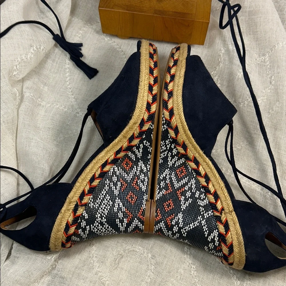 NWOT Cabi leather wedge wrap around ankle leather shoe